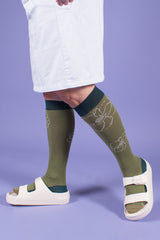 Compression stockings in organic cotton, Peony, dusty green - Wide calf