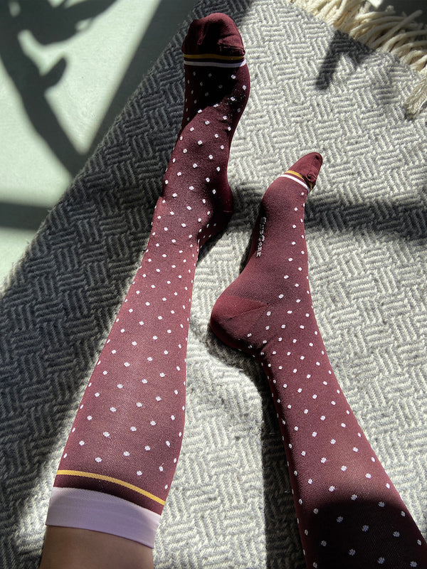 Meryl Skinlife compression stockings, bordeaux with pink dots